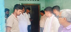 गैंगरेप पीड़िता के गांव पहुंची अखिल भारतीय मौर्य महासभा – फास्टट्रैक कोर्ट से सज़ा की मांग