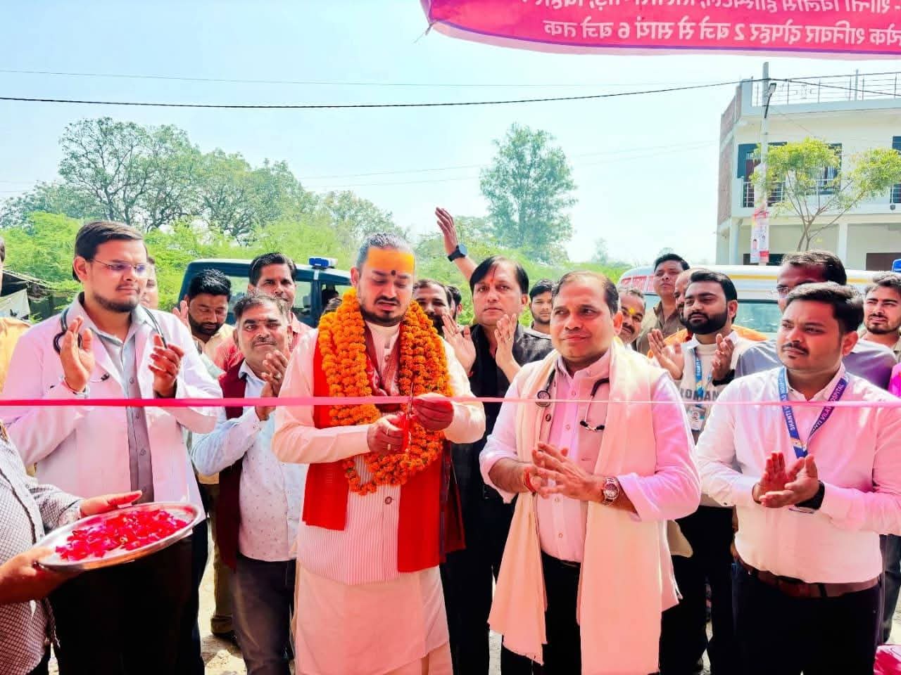 कथा वाचक ने किया उद्घाटन